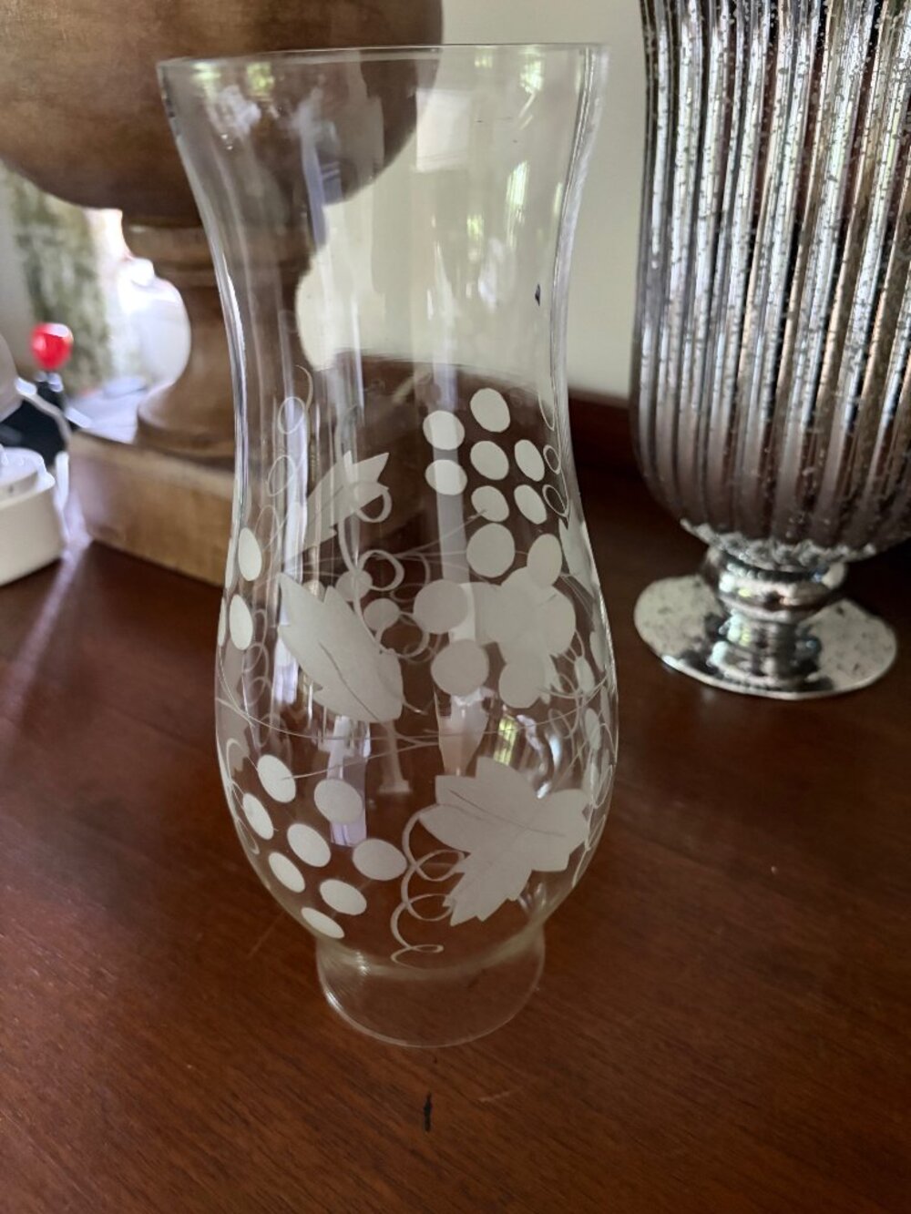 ANTIQUE ETCHED GLASS HURRICANE LAMP SHADE Flared Top Grape Vines 9 3/4" Tall